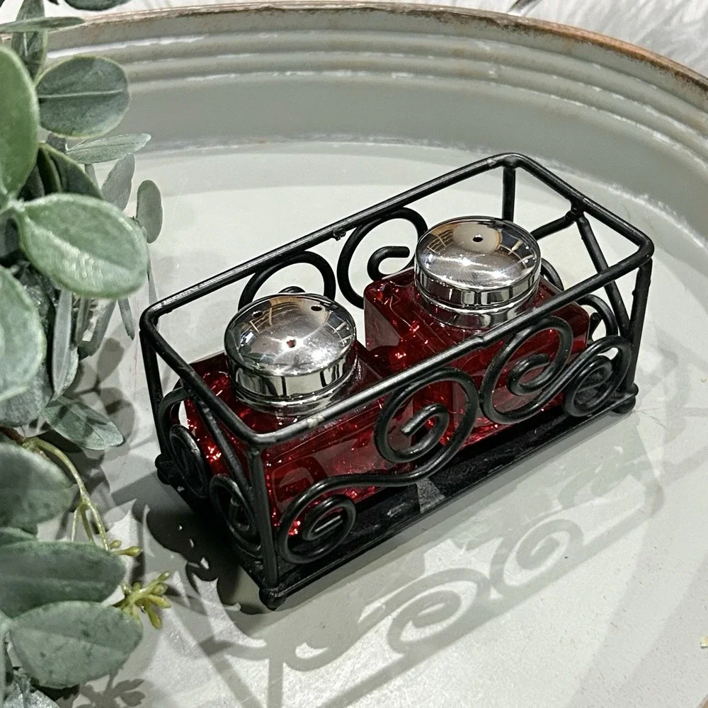 Pottery Barn Monterey Red Salt & Pepper Shaker Set Glass MCM W/Holder‎ HTF